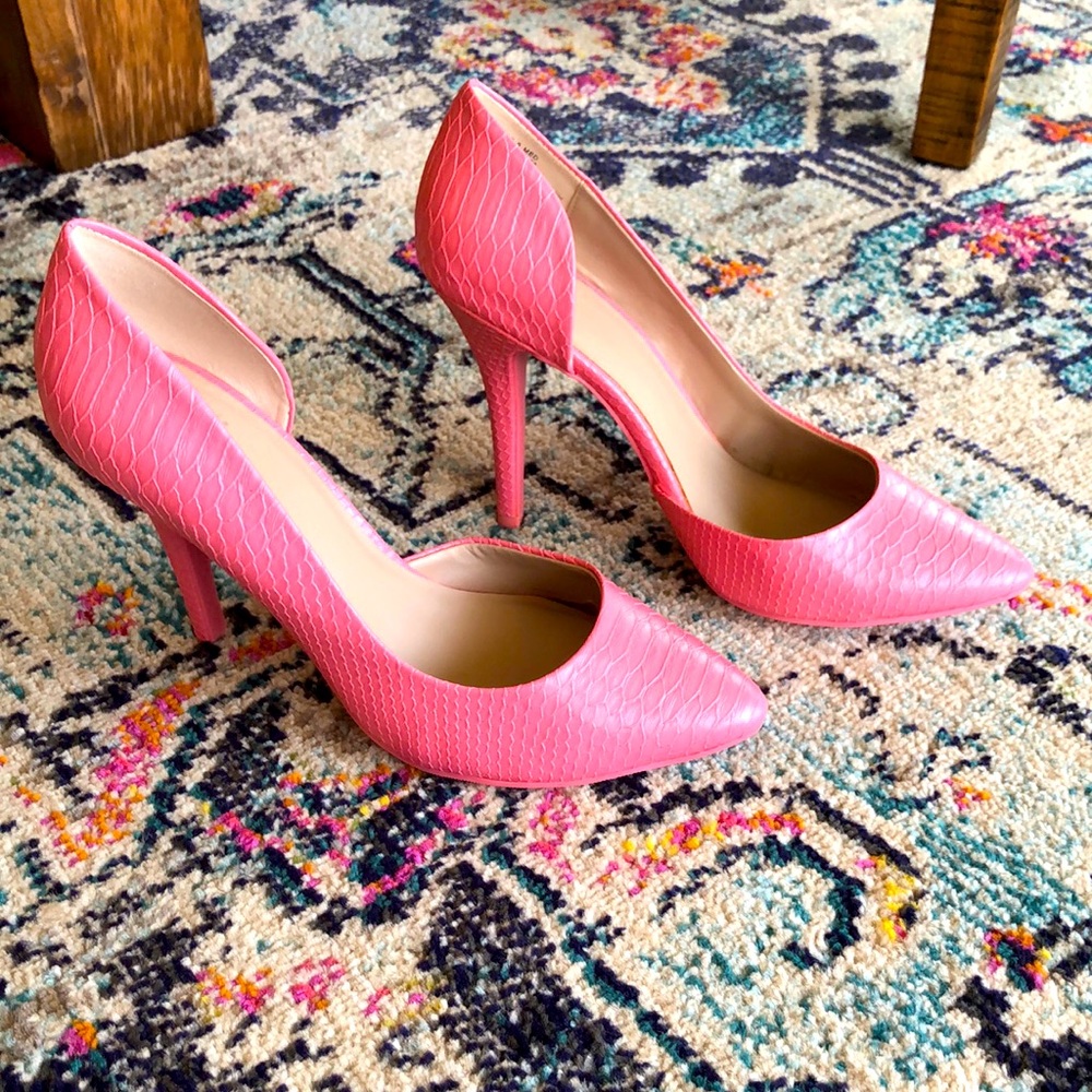 Juicy Couture Pink Pumps